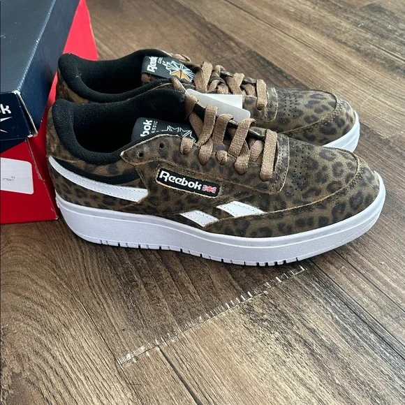Reebok women’s Brown Leopard Sneakers - Picture 4 of 7